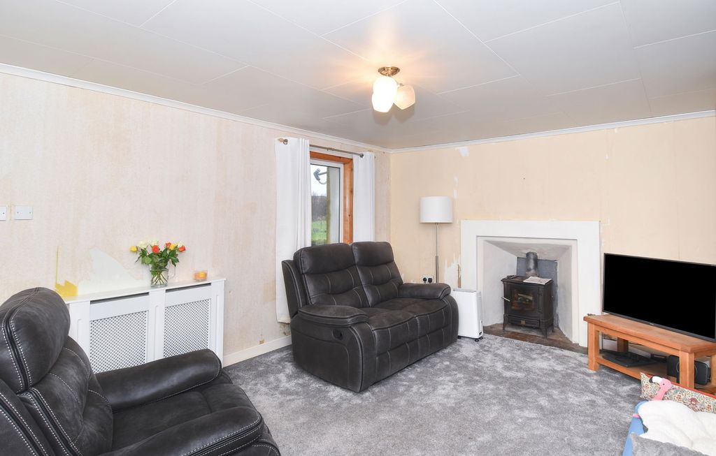 Property photo 3 of 42