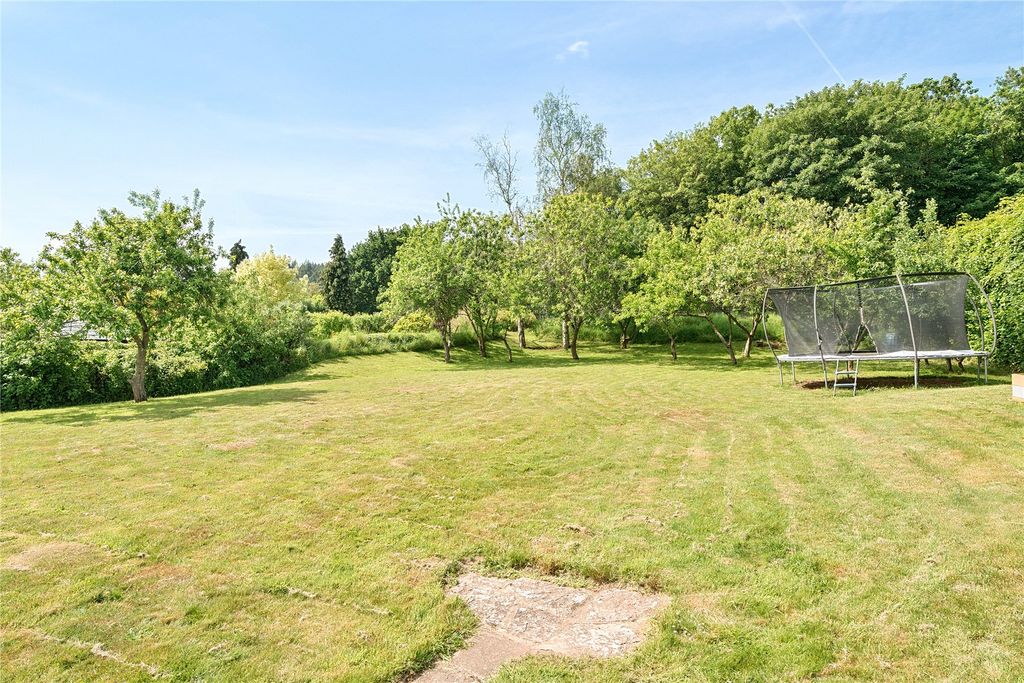 Property photo 2 of 17 Garden