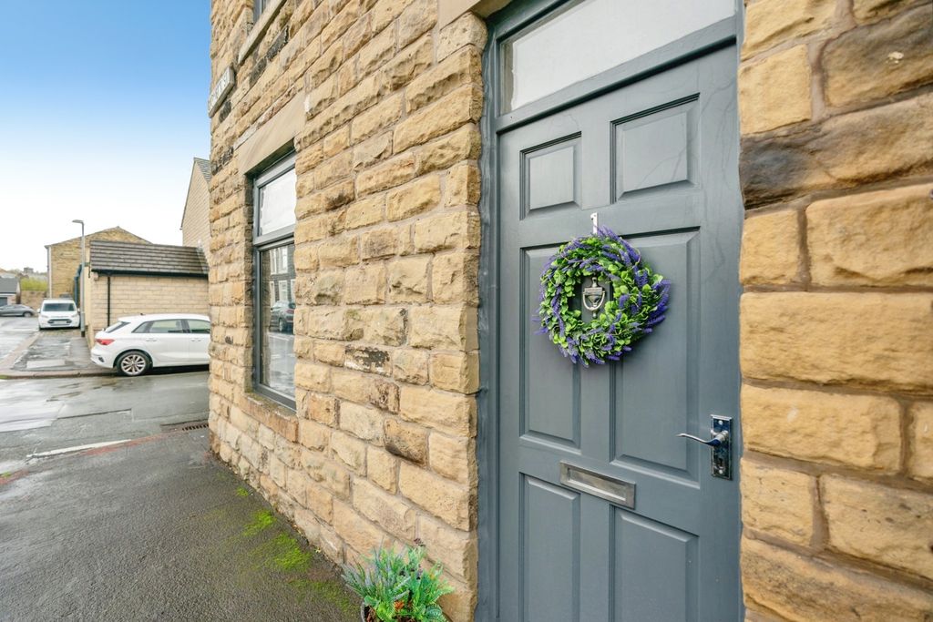 Property photo 2 of 16 Pbox-Img.Jpg