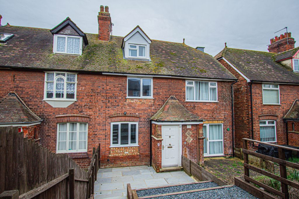 Property photo 1 of 11 Front