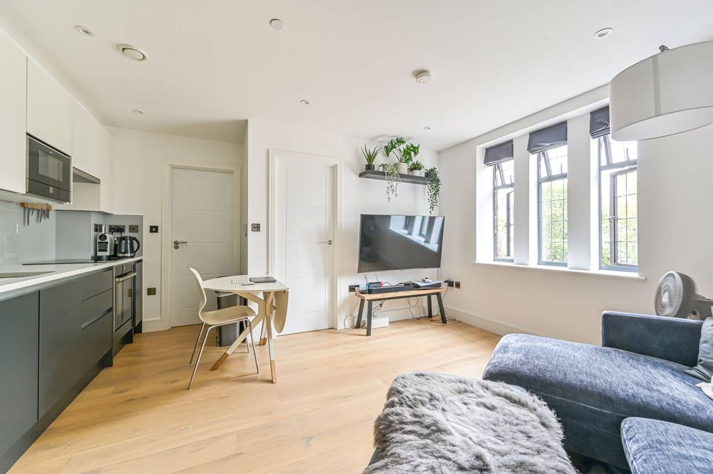 Property photo 2 of 13