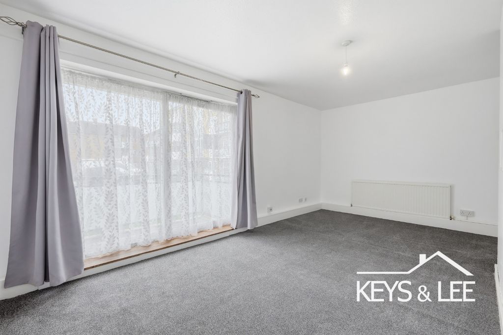 Property photo 2 of 10 4904504