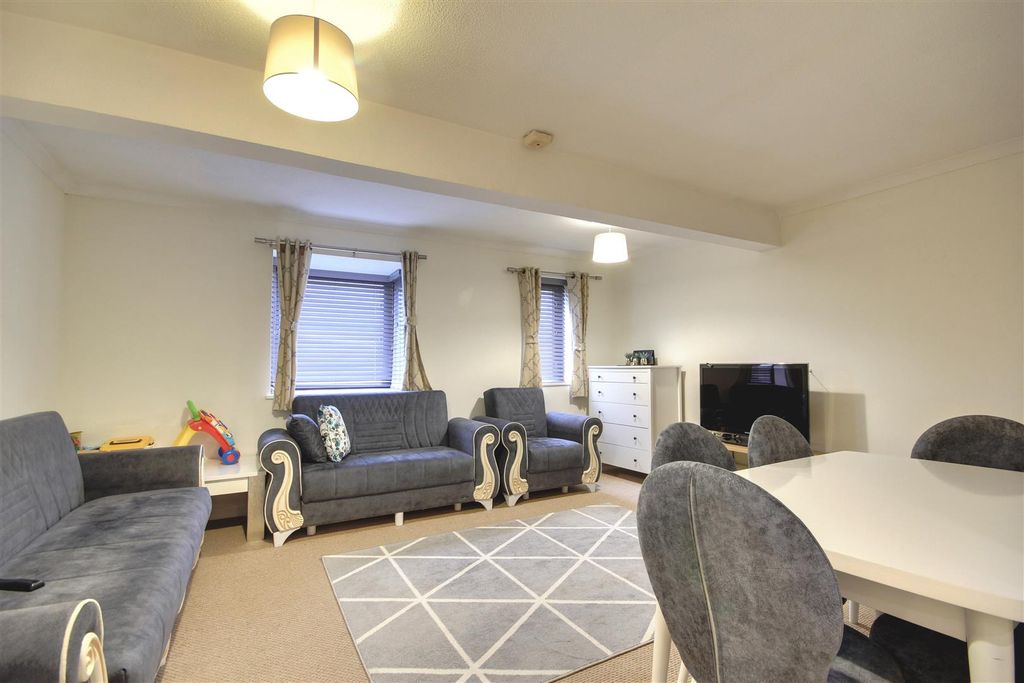 Property photo 2 of 6 4 Alex 2.Jpg