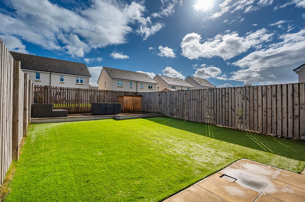 Property photo 2 of 34