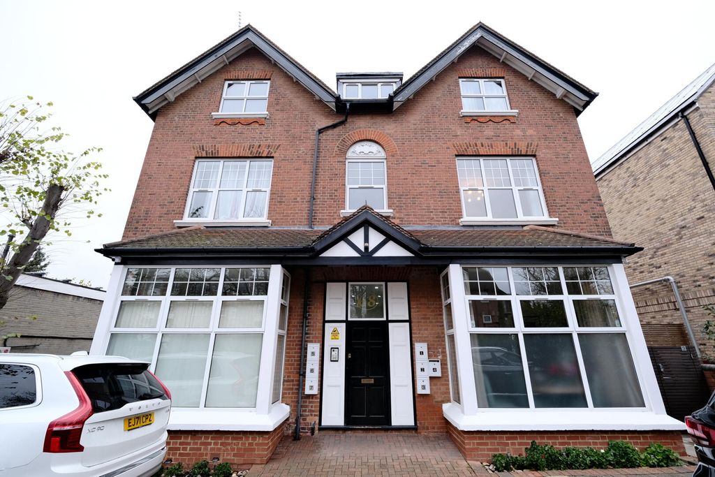 Property photo 2 of 17 Front (Exterior)