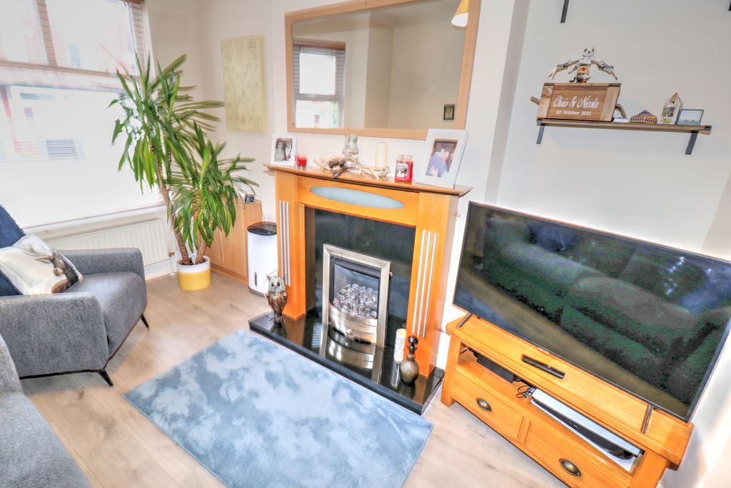 Property photo 3 of 15 Img_7742