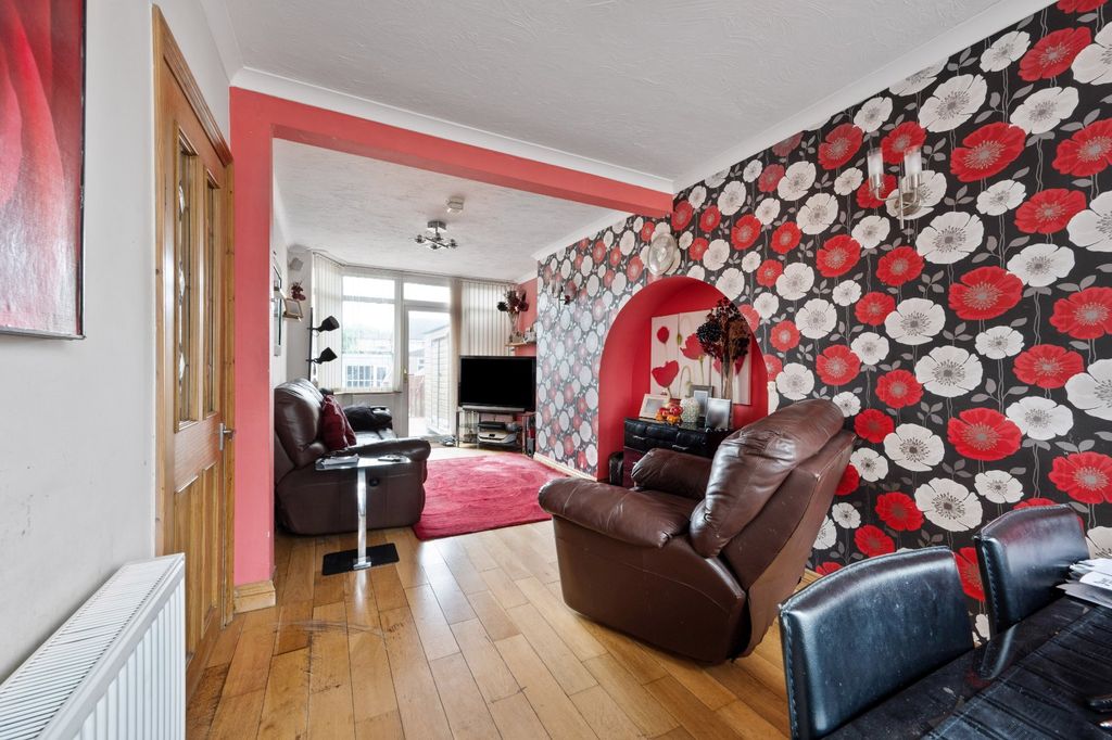 Property photo 2 of 12 Picture No. 30