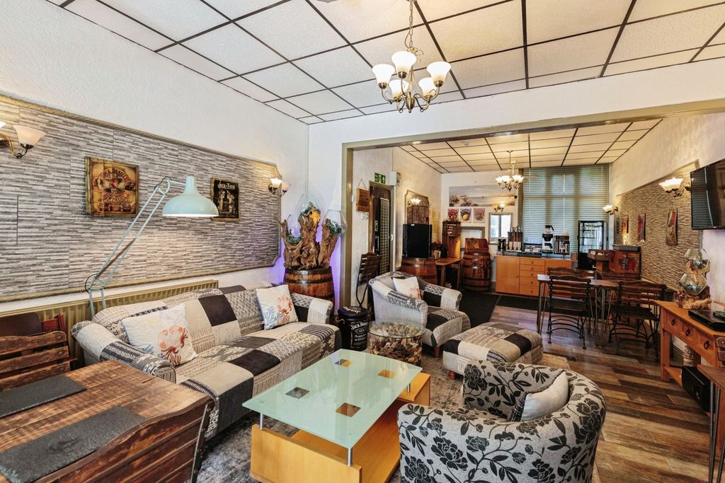 Property photo 3 of 17 Photo