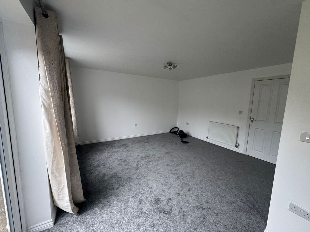 Property photo 3 of 10 Image