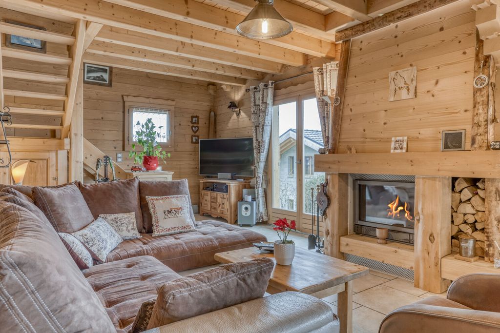 Property photo 1 of 12 Combloux Chalet For