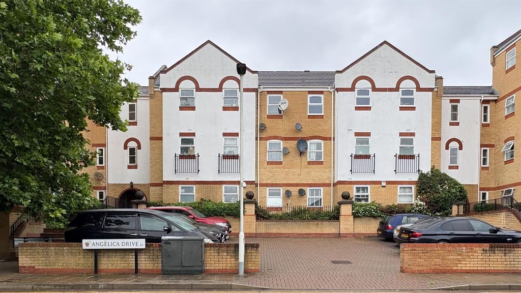 Property photo 1 of 9 Aaron Hill, E6 For Sale By Barrain London Estate A
