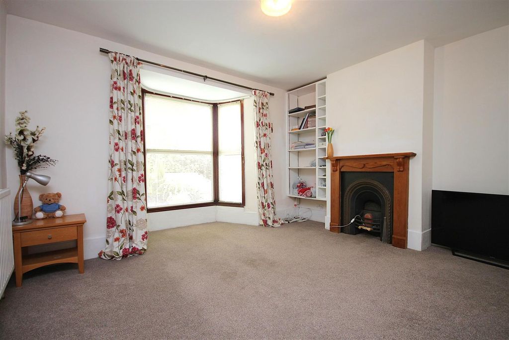 Property photo 2 of 19