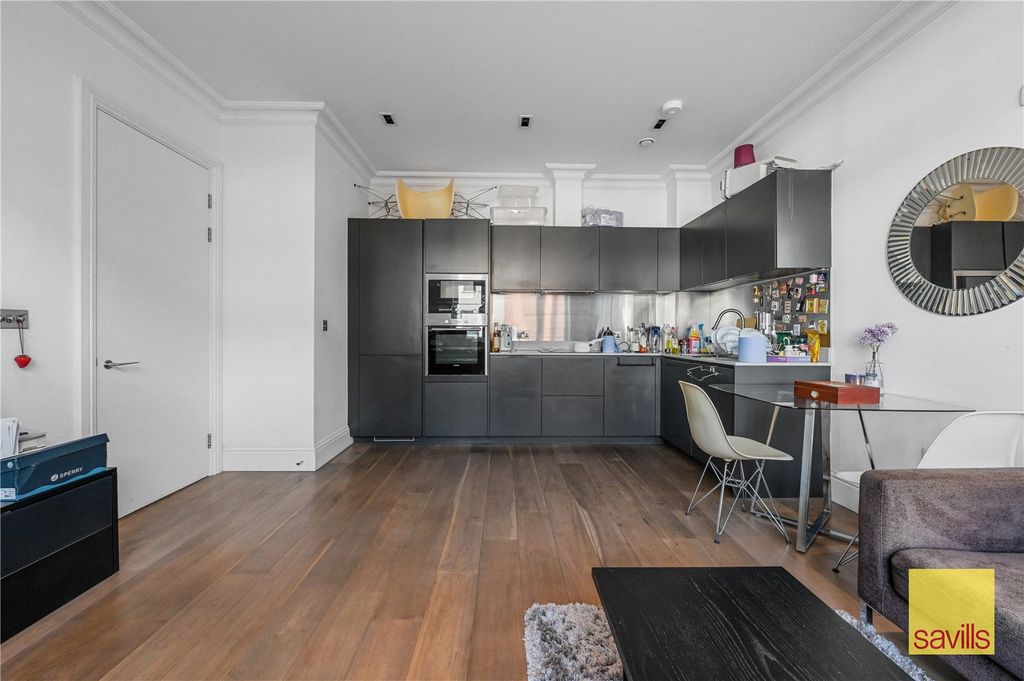 Property photo 3 of 11 Reception/Kitchen