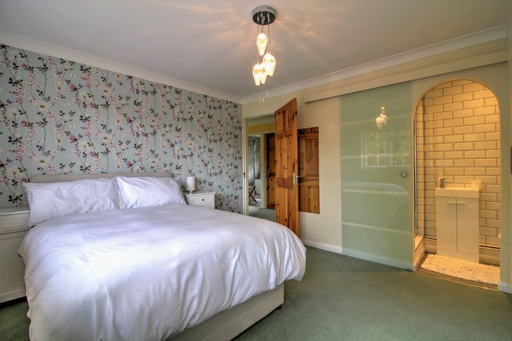 Property photo 2 of 10 Bedroom - Kenilworth Road Balsall Common - Matt Cl