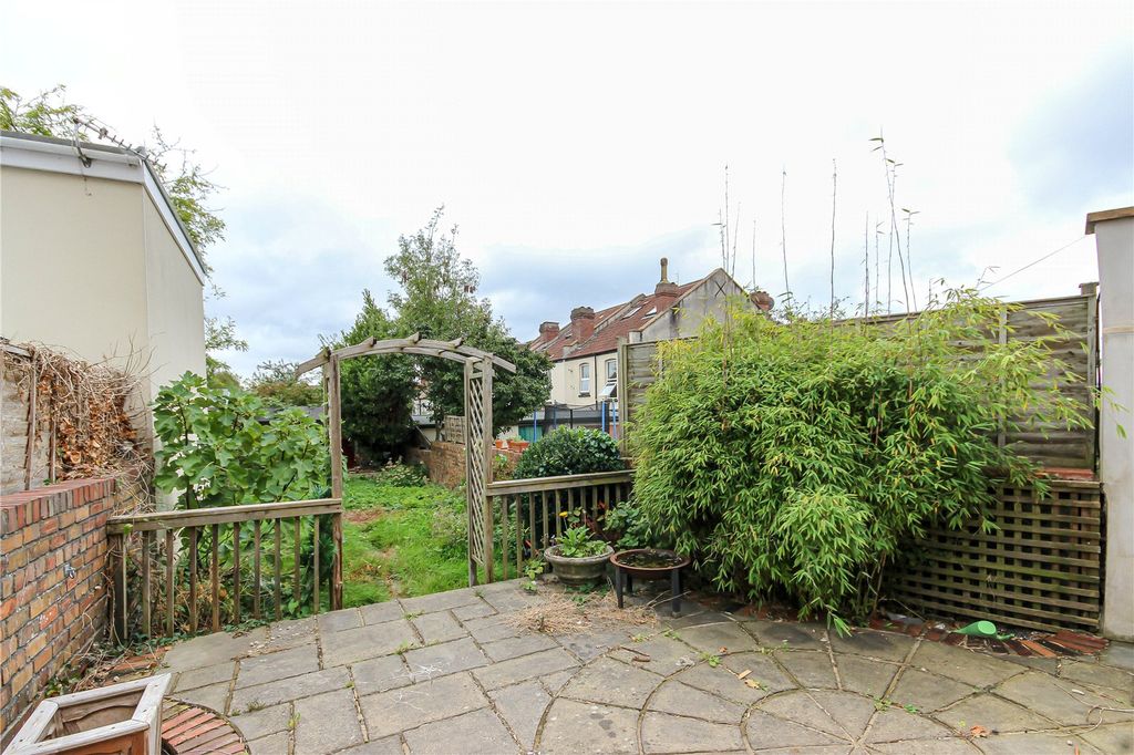 Property photo 3 of 21 Picture No. 22