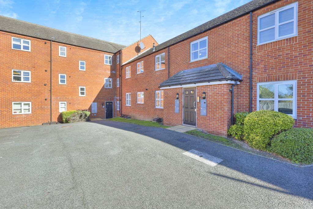 Property photo 1 of 18