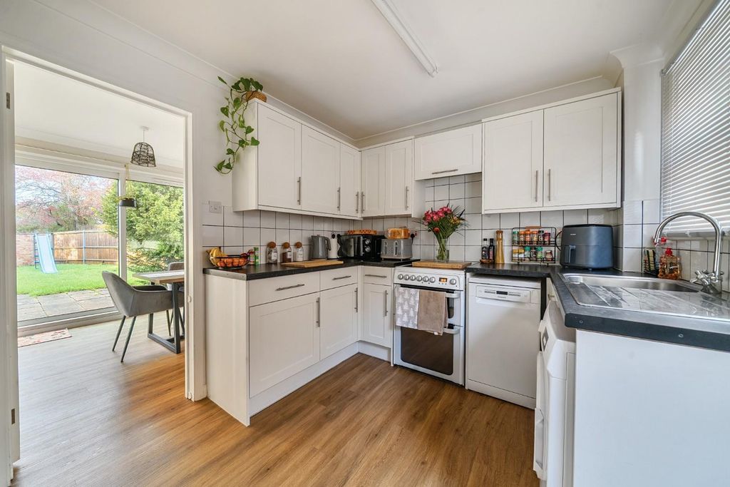 Property photo 3 of 13 1-692Ed26c49362-1386343-20-692Eb13323330-1.Jpg