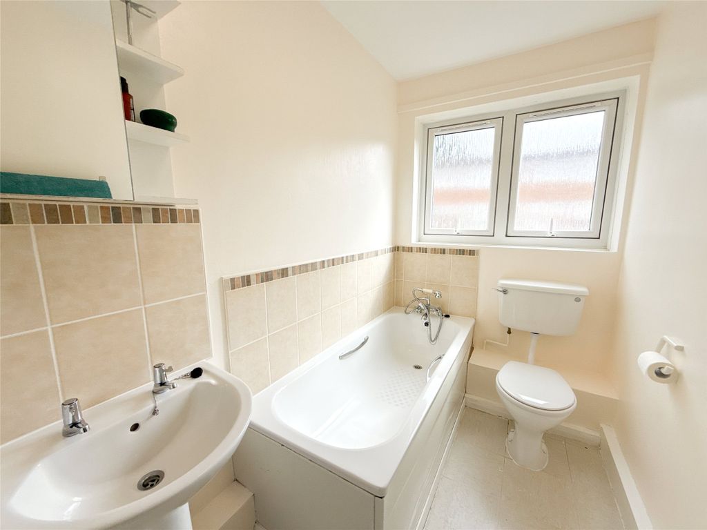 Property photo 3 of 14 Bathroom