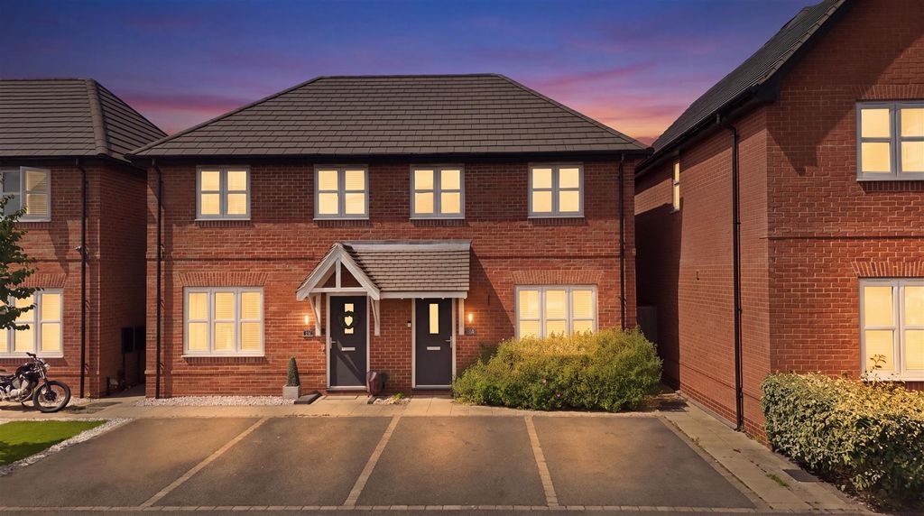 Property photo 1 of 17 Twilight.Jpeg