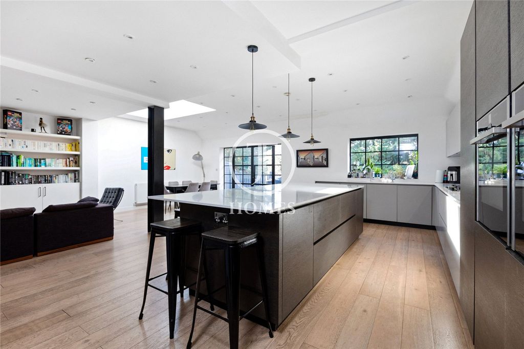 Property photo 2 of 13 Picture No. 06