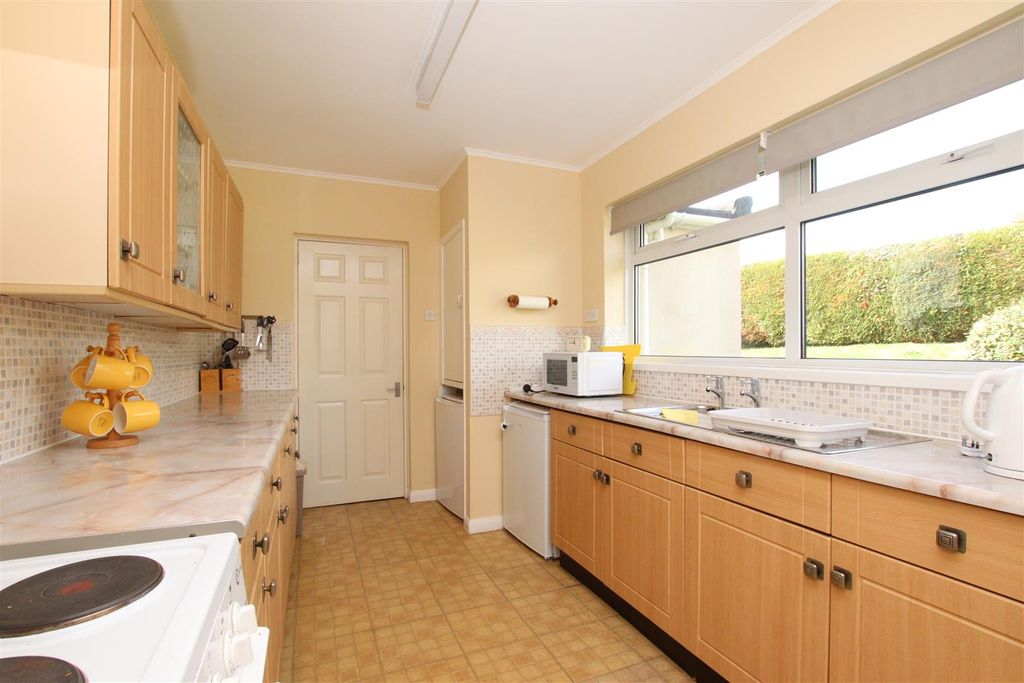 Property photo 3 of 13 Kitchen.Jpg