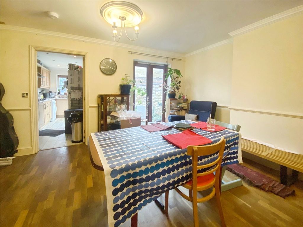 Property photo 3 of 10 Picture No. 02