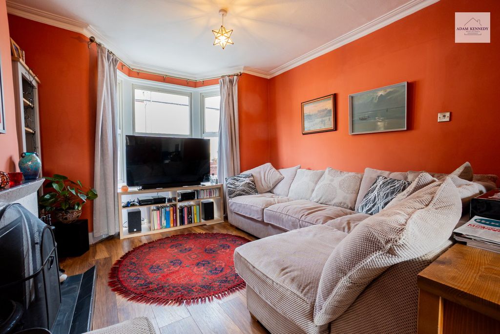 Property photo 2 of 30