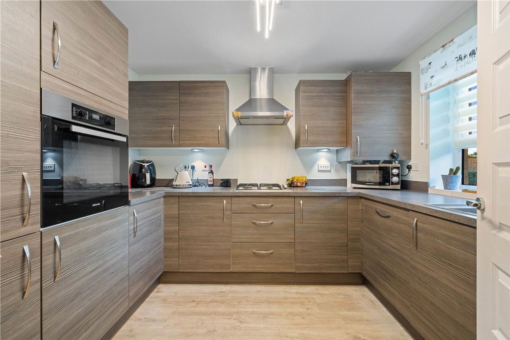 Property photo 3 of 12 Kitchen
