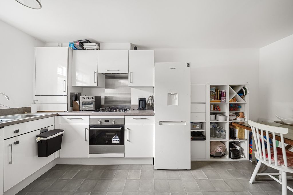 Property photo 2 of 17 5282042