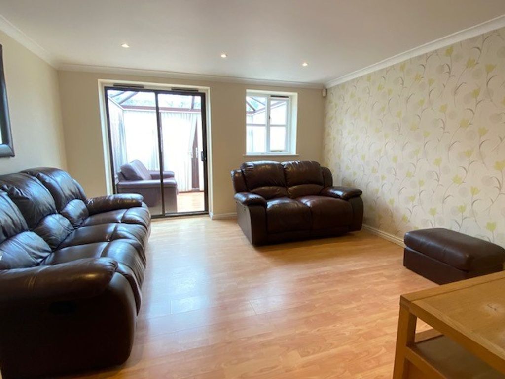 Property photo 2 of 10 Photo 8