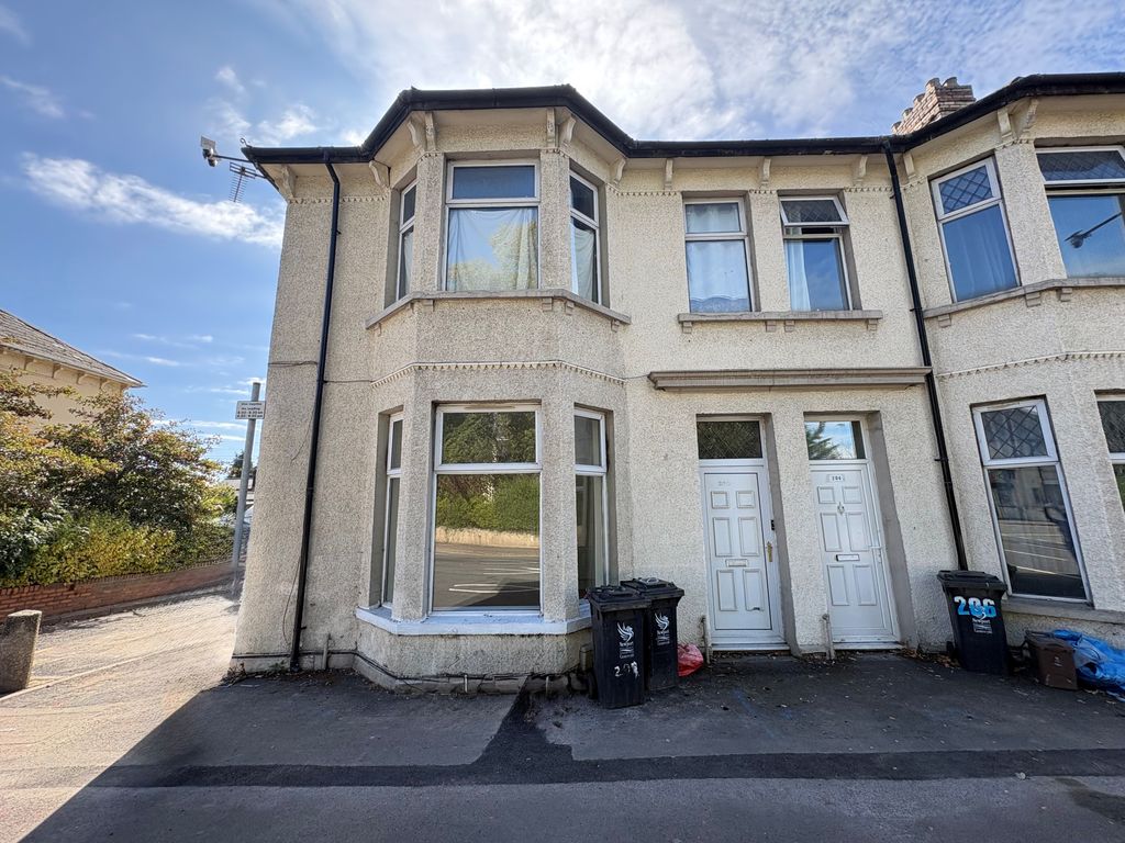 Property photo 1 of 10 Front