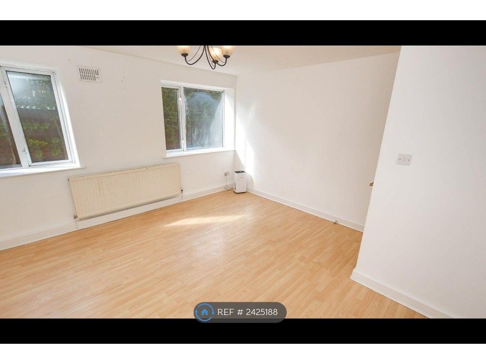 Property photo 2 of 25
