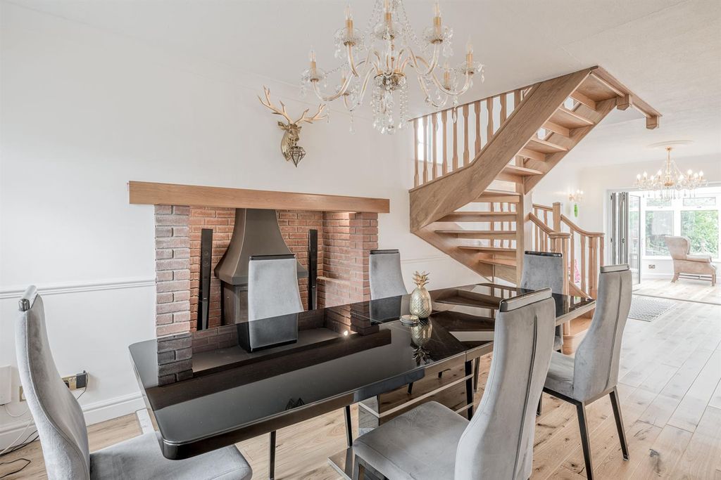 Property photo 2 of 29