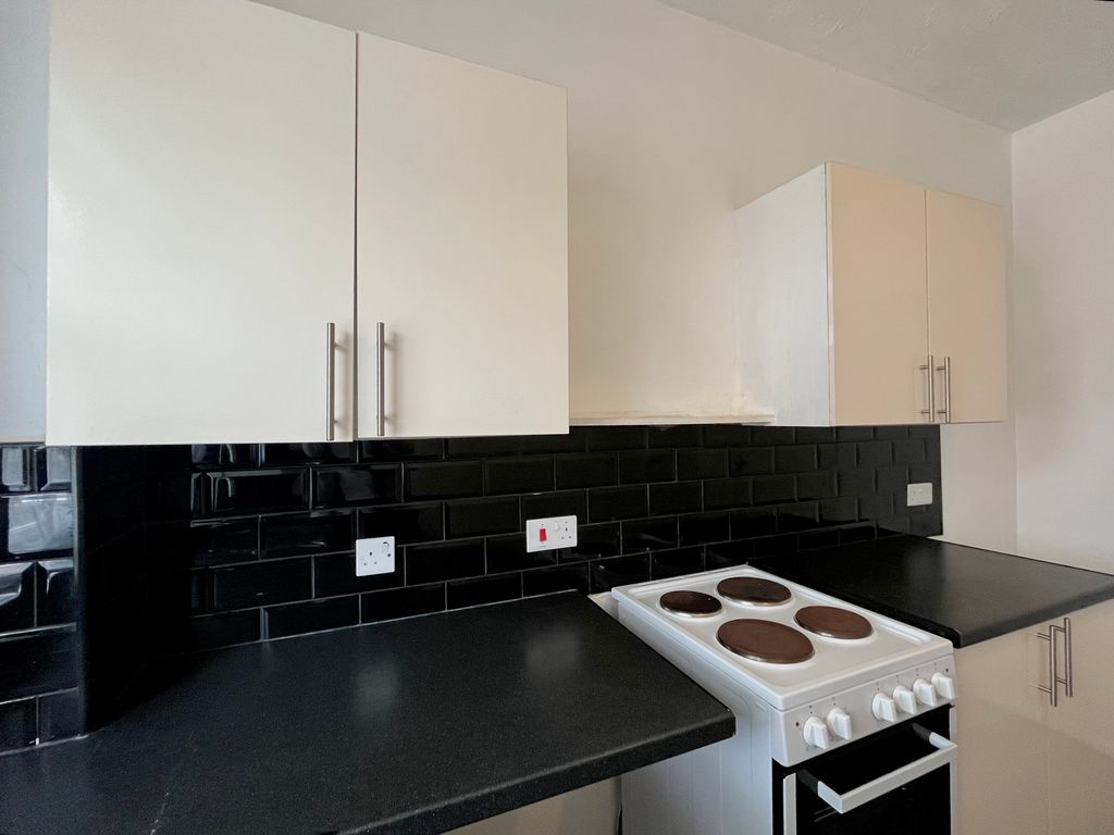 Property photo 2 of 6 Img_5020