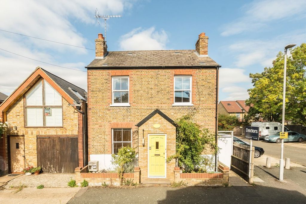 Property photo 1 of 8