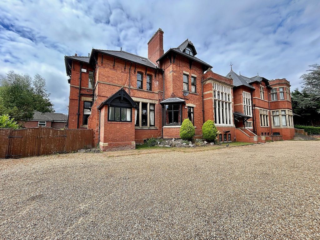 Property photo 1 of 30