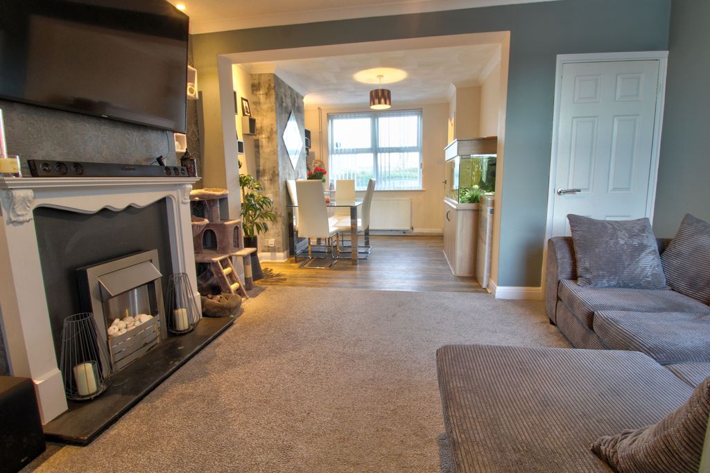 Property photo 2 of 10 Lounge