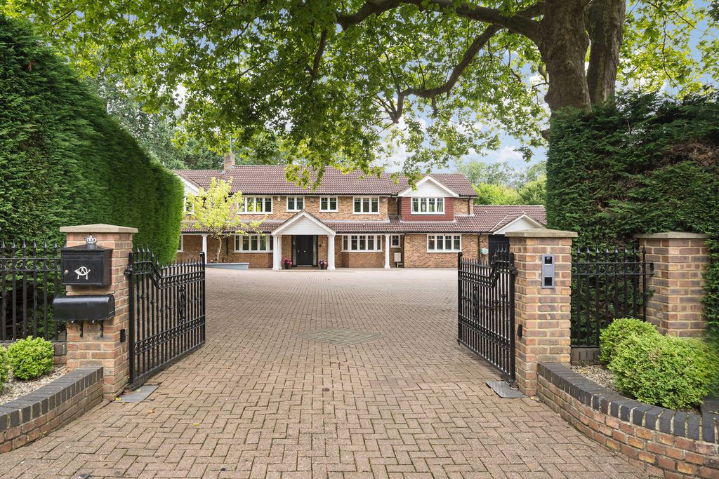 Property photo 1 of 26