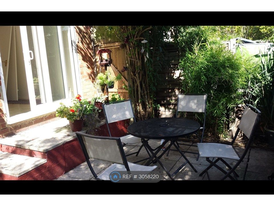 Property photo 3 of 8 Terrace