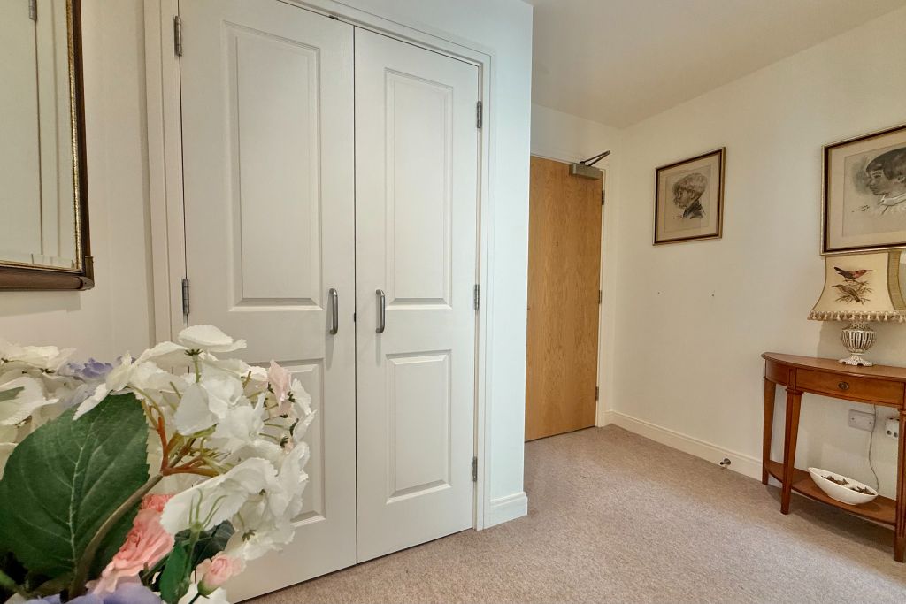 Property photo 3 of 13 Hallway