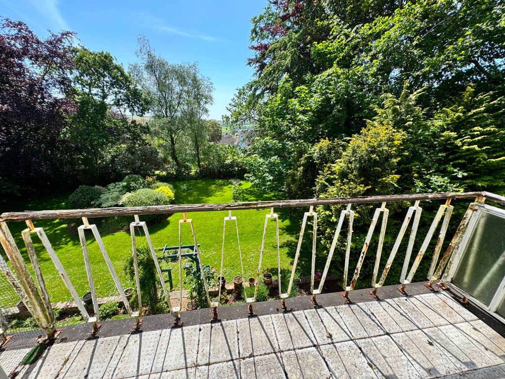 Property photo 3 of 11