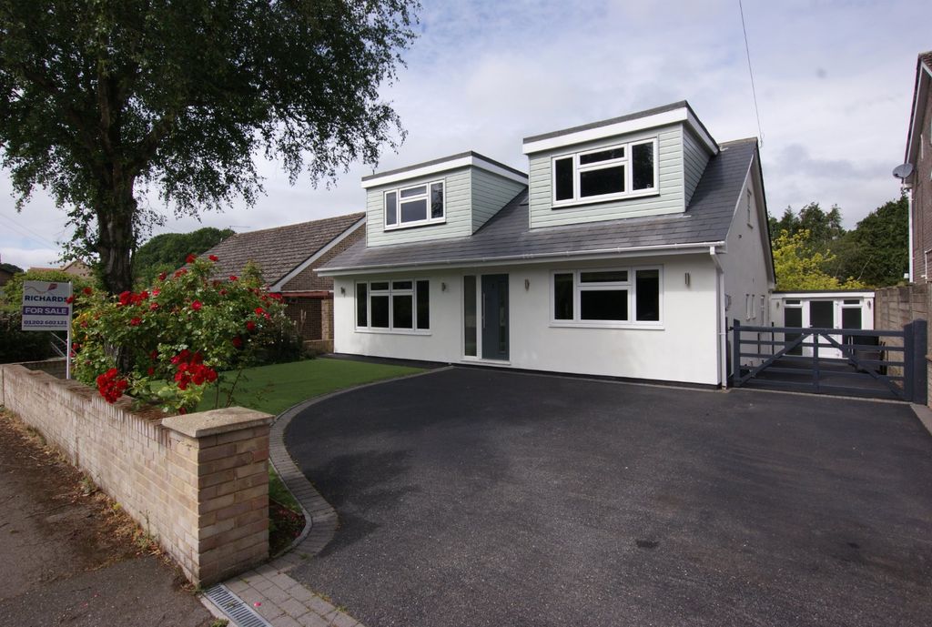 Property photo 1 of 18 Picture No. 04