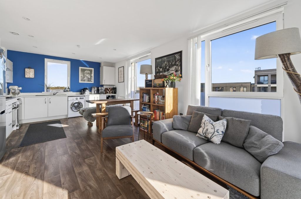 Property photo 1 of 20 Open Plan Living