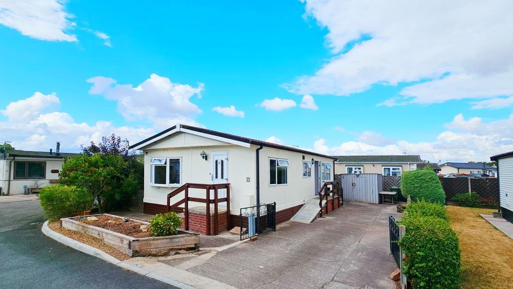 Property photo 1 of 11 Photo 13