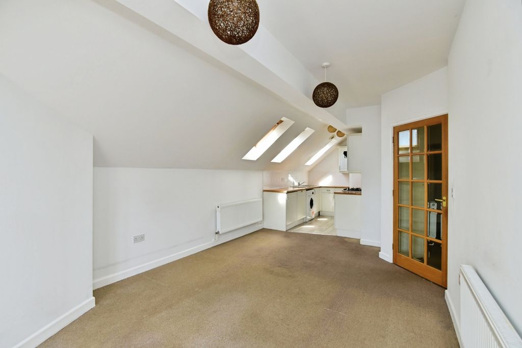 Property photo 2 of 20 Pbox-Img.Jpg
