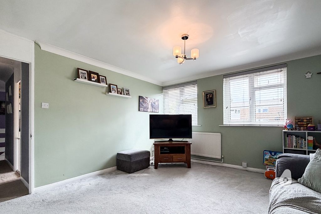 Property photo 3 of 11 5386272