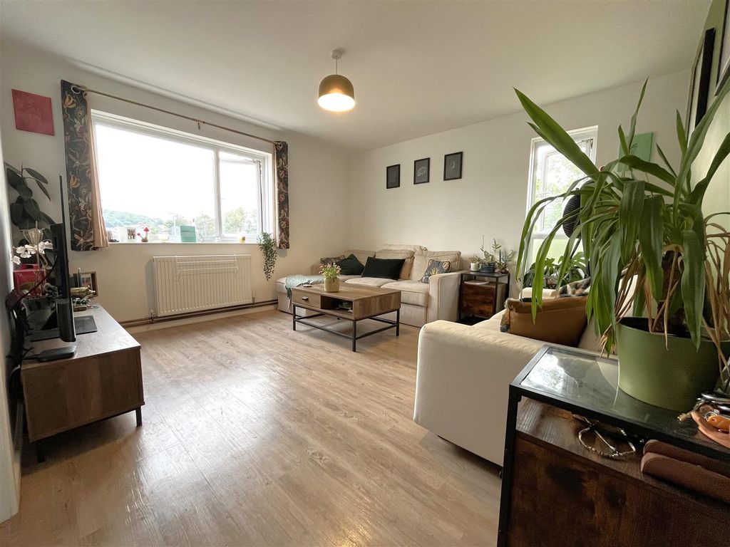 Property photo 2 of 11 Img_6005.Jpg