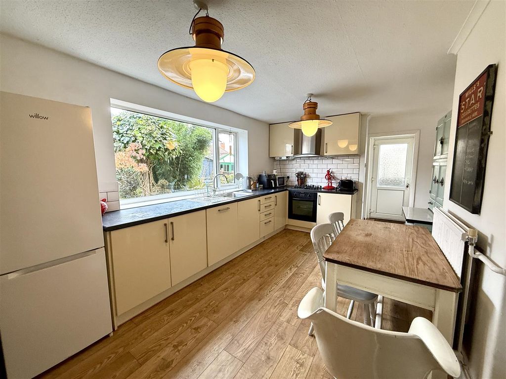 Property photo 3 of 24 Kitchen Diner