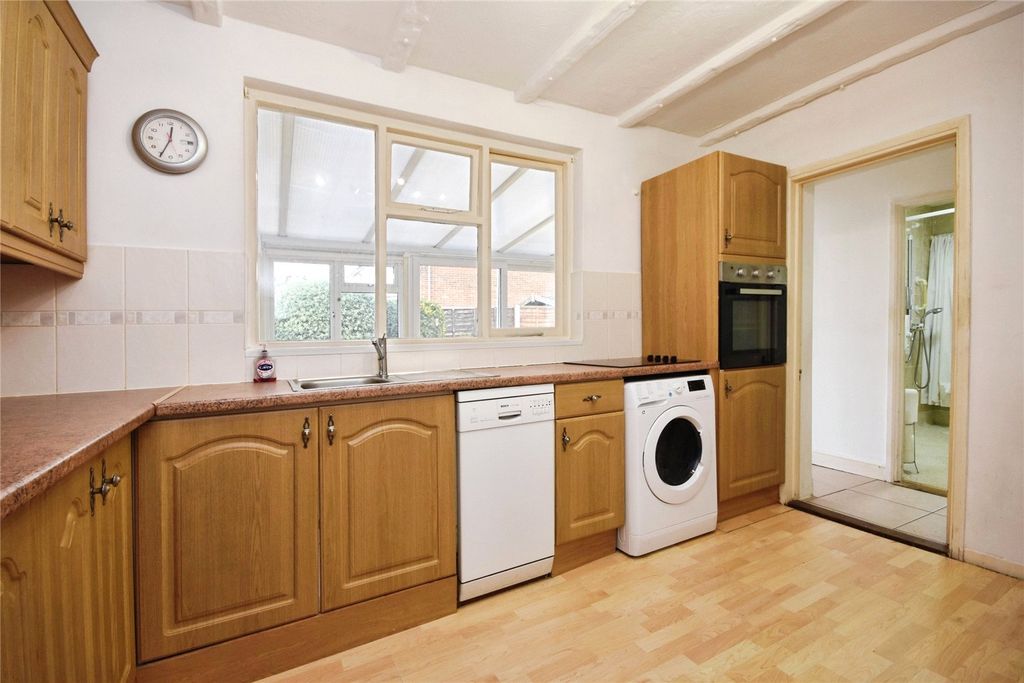 Property photo 3 of 14 Kitchen