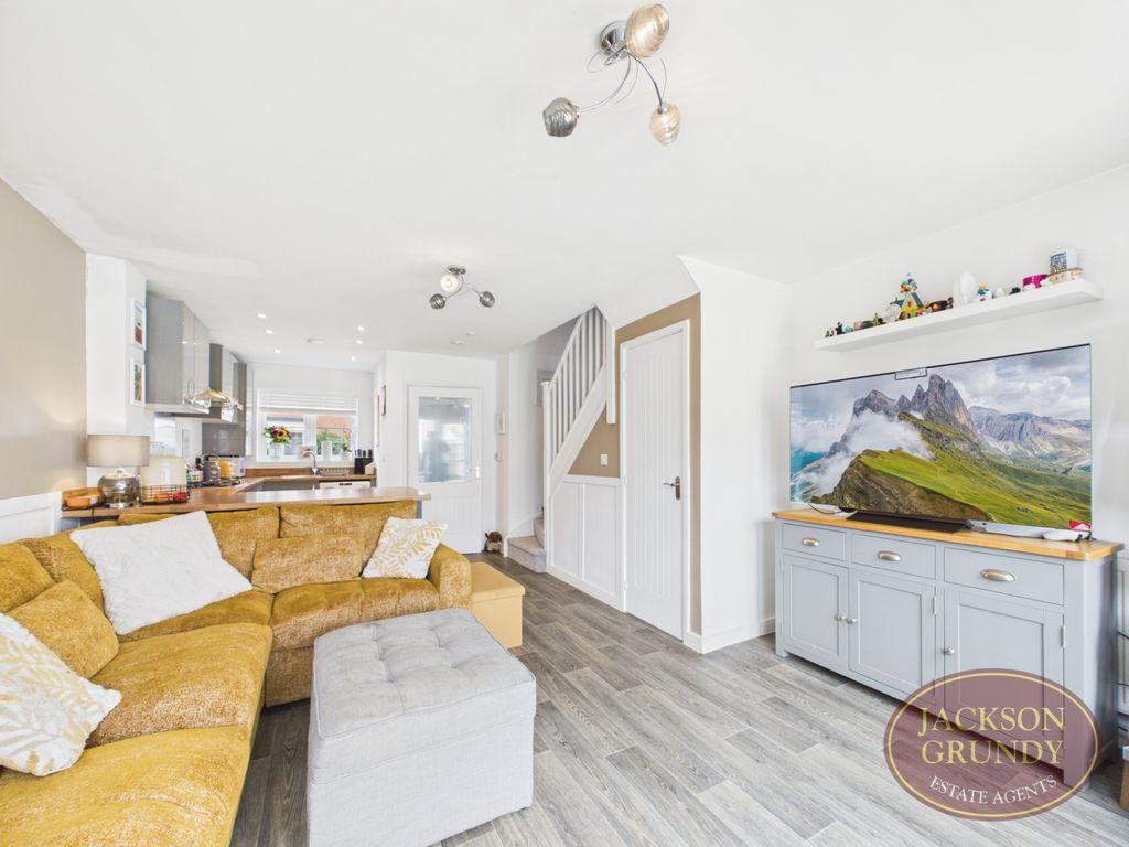 Property photo 2 of 16 Silverthorn